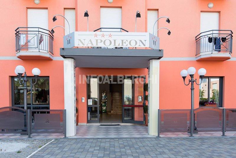 Hotel Napoleon San Mauro Mare Zewnętrze zdjęcie