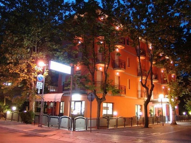 Hotel Napoleon San Mauro Mare Zewnętrze zdjęcie